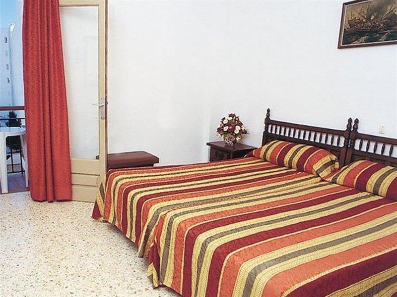 Hostal Mayol Санта-Еулалія-дель-Ріо Екстер'єр фото