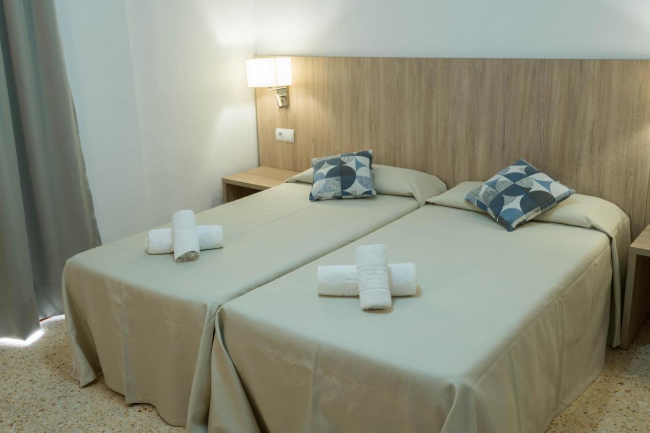 Hostal Mayol Санта-Еулалія-дель-Ріо Екстер'єр фото
